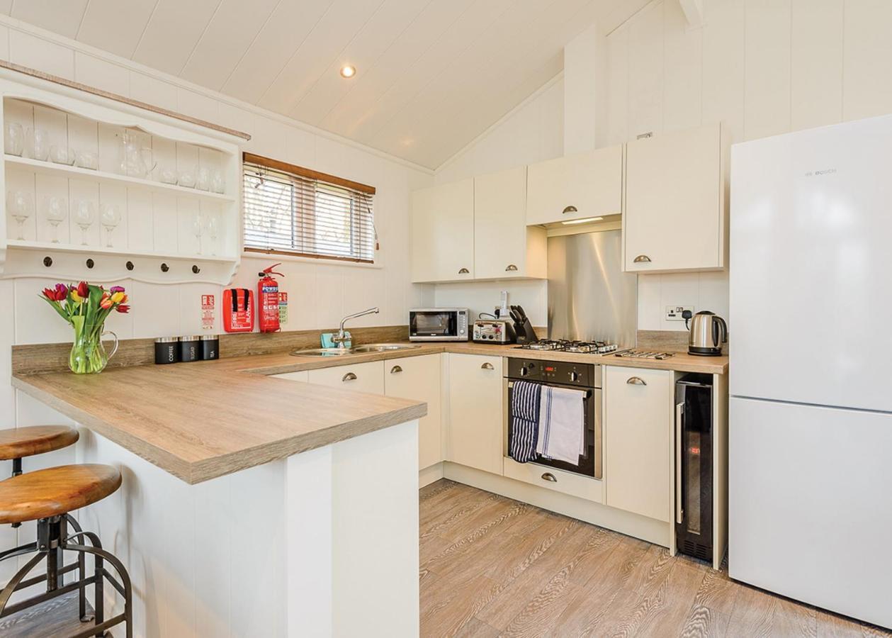 Wareham Forest Lodge Retreat Lytchett Minster 외부 사진